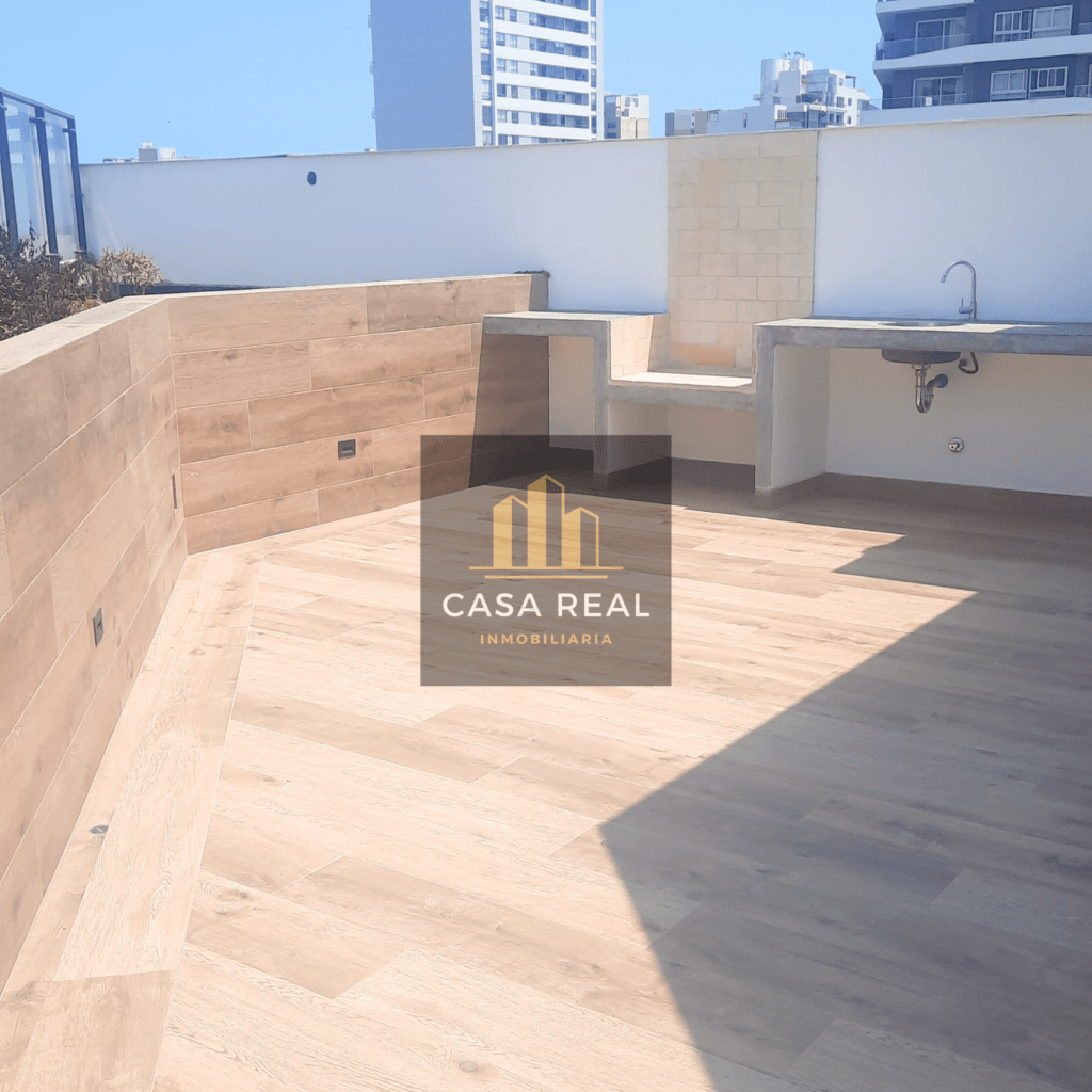 VENTA DE DUPLEX EN MIRAFLORES CON 3 DORMITORIOS Y TERRAZA DE ESTRENO 1