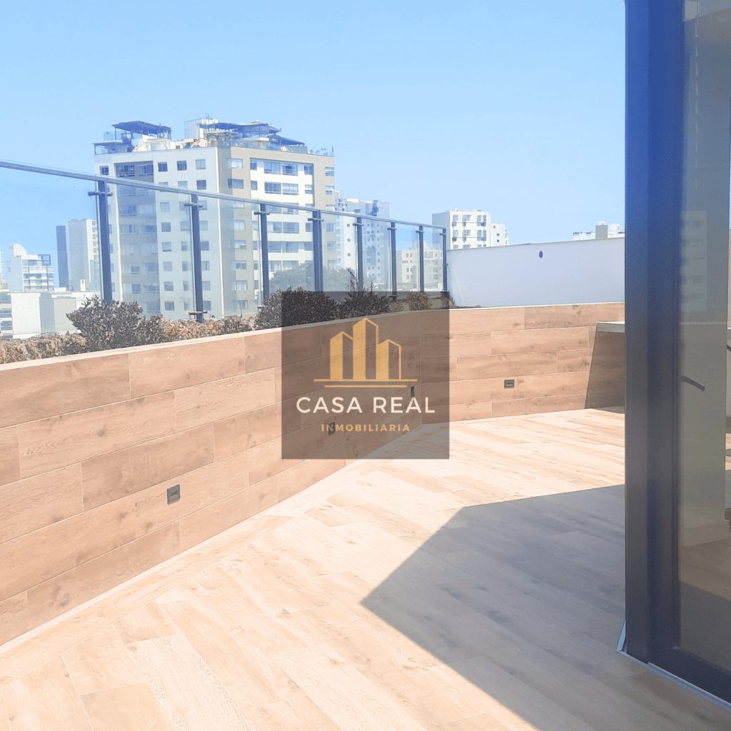 VENTA DE DUPLEX EN MIRAFLORES CON 3 DORMITORIOS Y TERRAZA DE ESTRENO 13