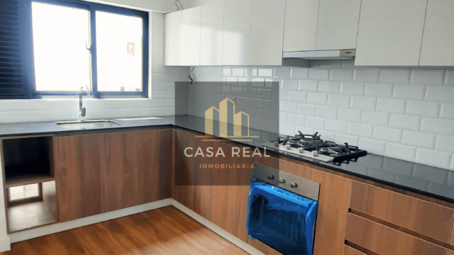 VENTA DE DUPLEX EN MIRAFLORES CON 3 DORMITORIOS Y TERRAZA DE ESTRENO 4