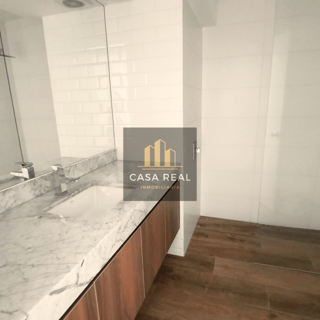 VENTA DE DUPLEX EN MIRAFLORES CON 3 DORMITORIOS Y TERRAZA DE ESTRENO 5