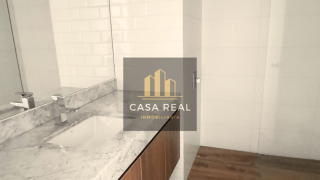 VENTA DE DUPLEX EN MIRAFLORES CON 3 DORMITORIOS Y TERRAZA DE ESTRENO 5