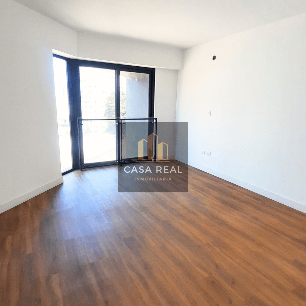 VENTA DE DUPLEX EN MIRAFLORES CON 3 DORMITORIOS Y TERRAZA DE ESTRENO 7