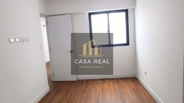 Venta de departamento en Miraflores de estreno 12