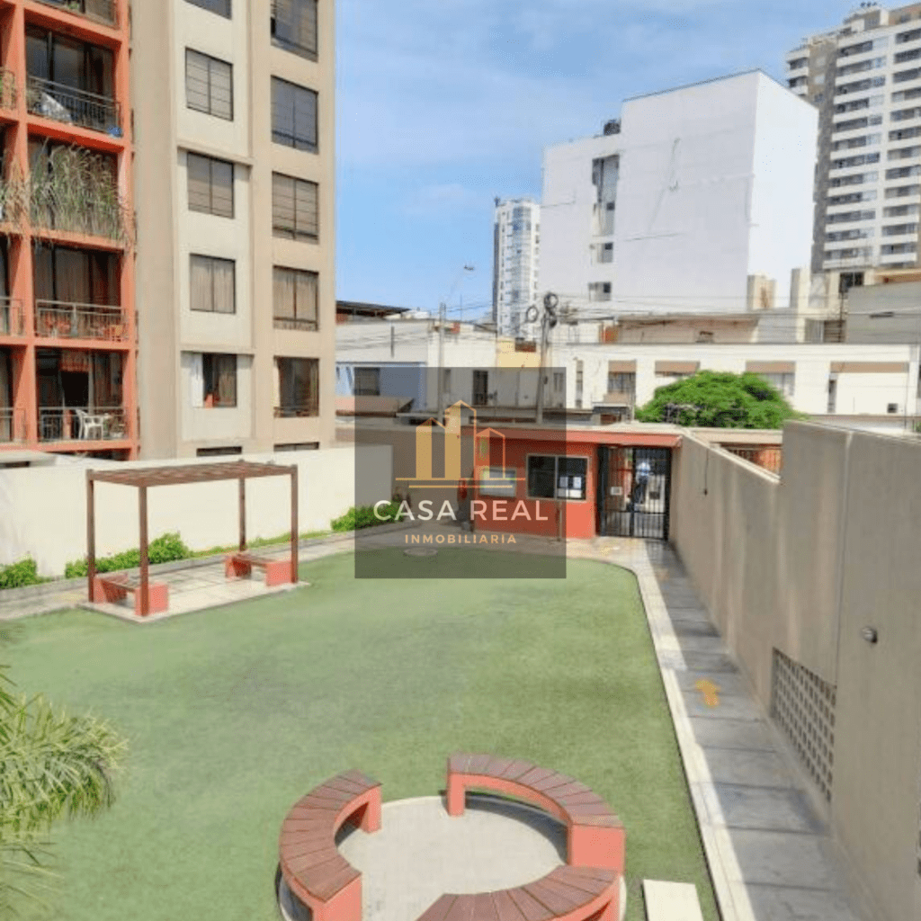 Venta de departamento en Surquillo con 3 dormitorios 15