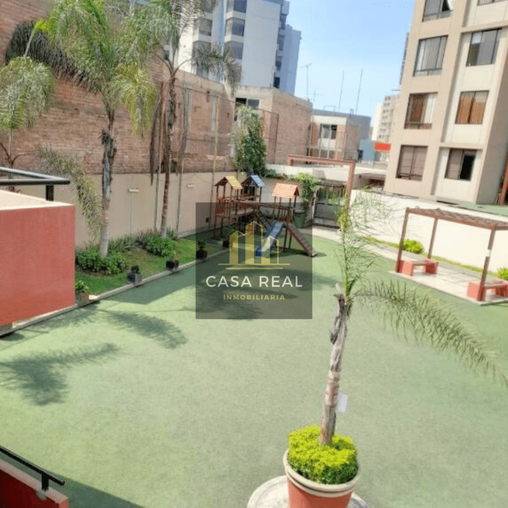 Venta de departamento en Surquillo con 3 dormitorios 16